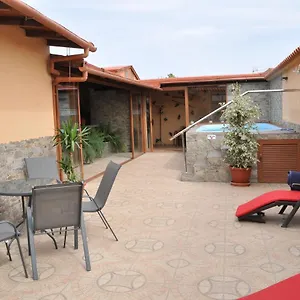 https://casa-las-toscas.in-canary-islands.com